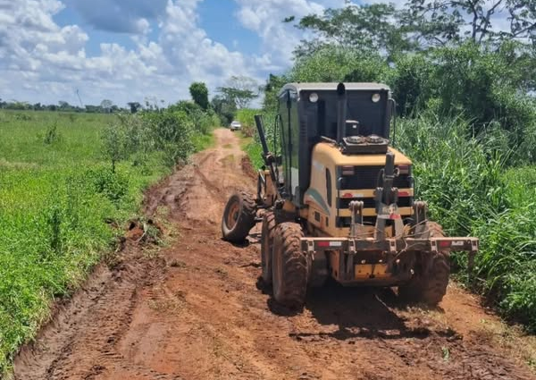 Prefeitura de Castilho-SP Intensifica Manutenção das Estradas Rurais no Pontal