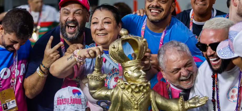 Rosas de Ouro é campeã do carnaval das escolas de samba de São Paulo