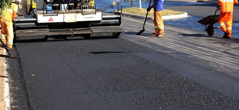 Recapeamento e nova pavimentação reforçam infraestrutura urbana em Paranaíba e Culturama