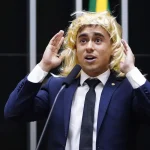 Justiça condena Nikolas por discurso transfóbico na Câmara