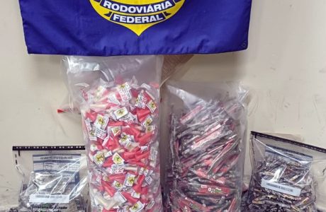 PRF apreende carga de drogas em Duque de Caxias
