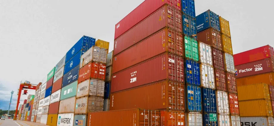 Balança comercial tem superávit de US$ 8,15 bilhões em abril