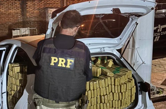 PRF apreende 1,3 tonelada de maconha em Sidrolândia (MS)